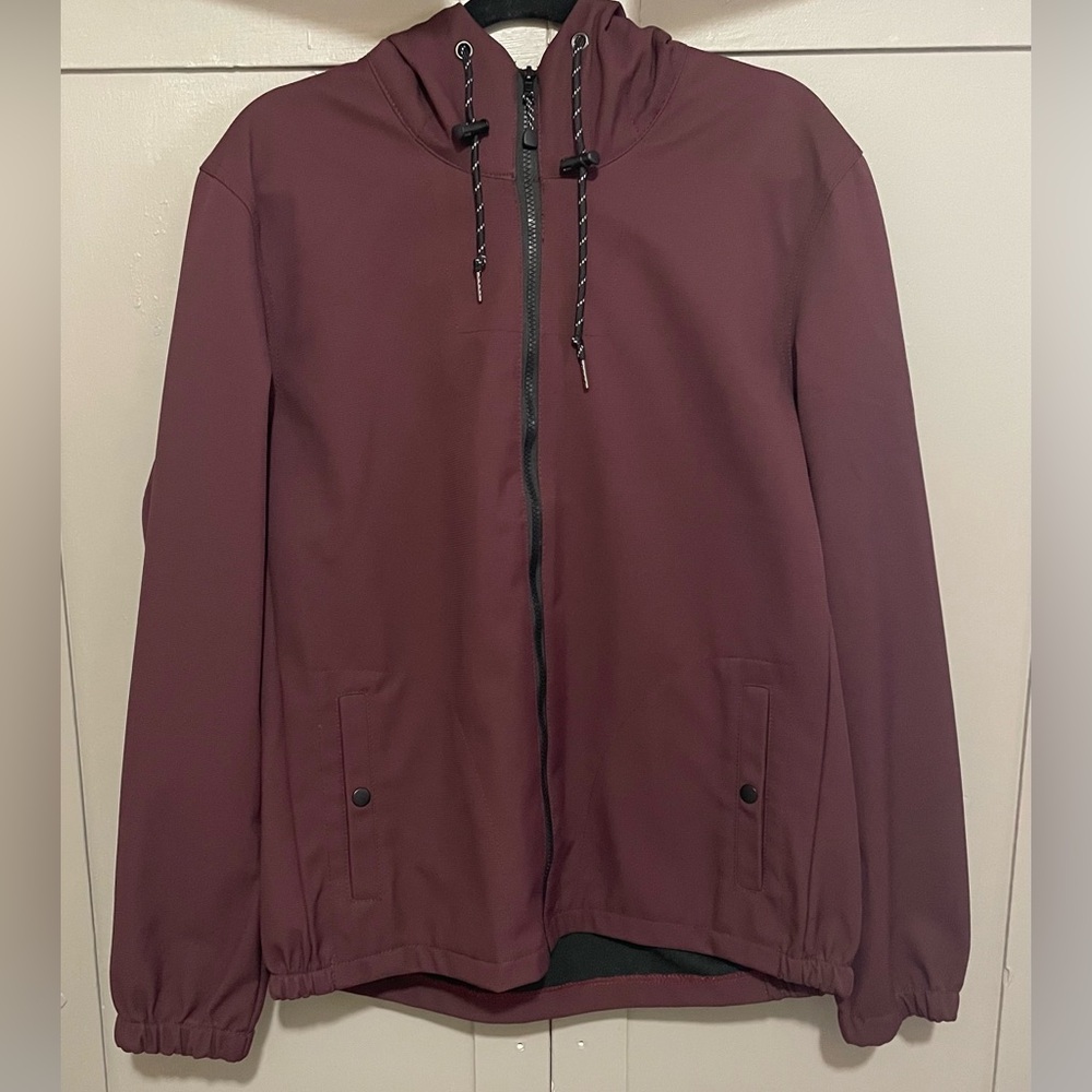 Very good condition. Nomad Windbreaker
Mens Size Large